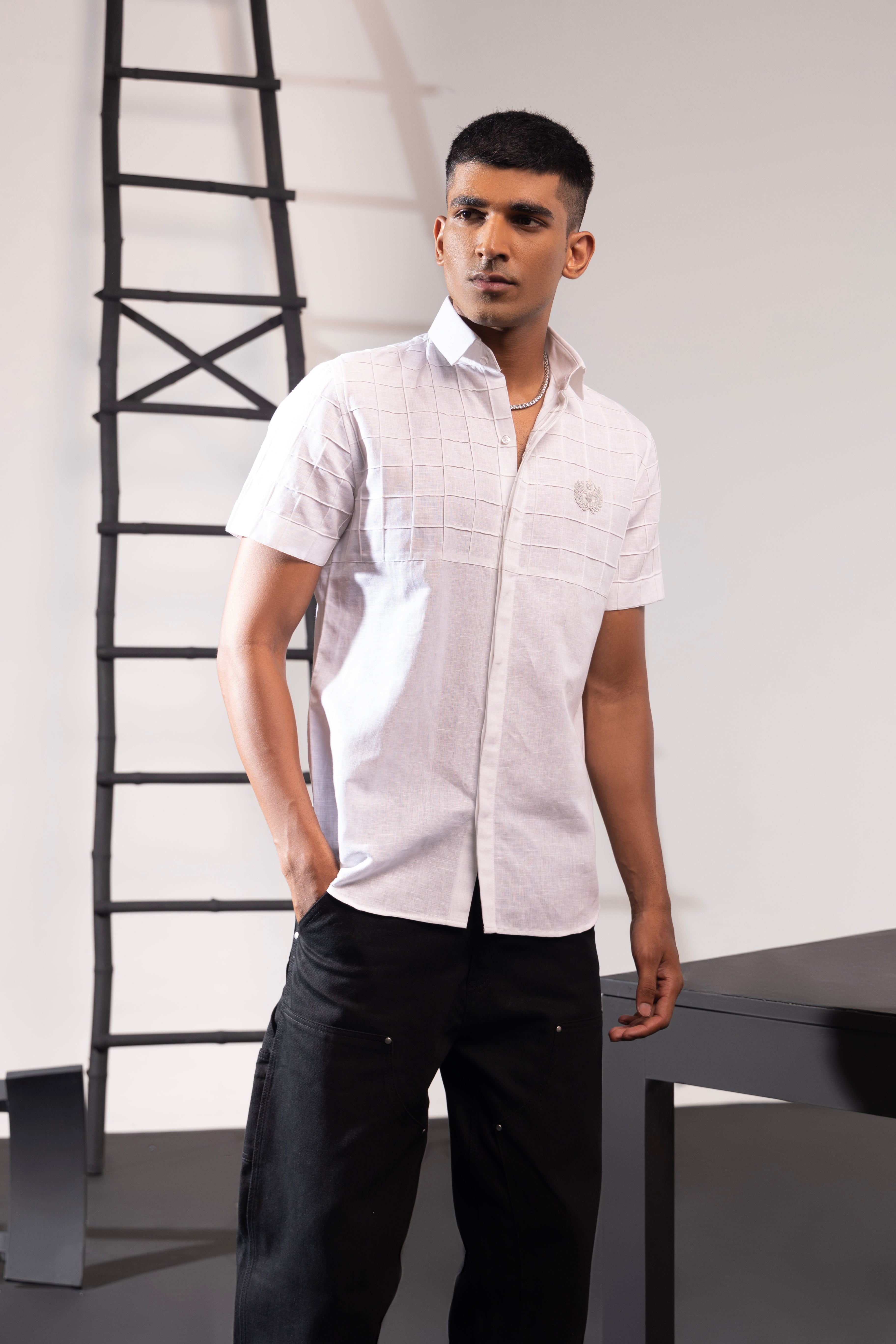 Square Linen Crest