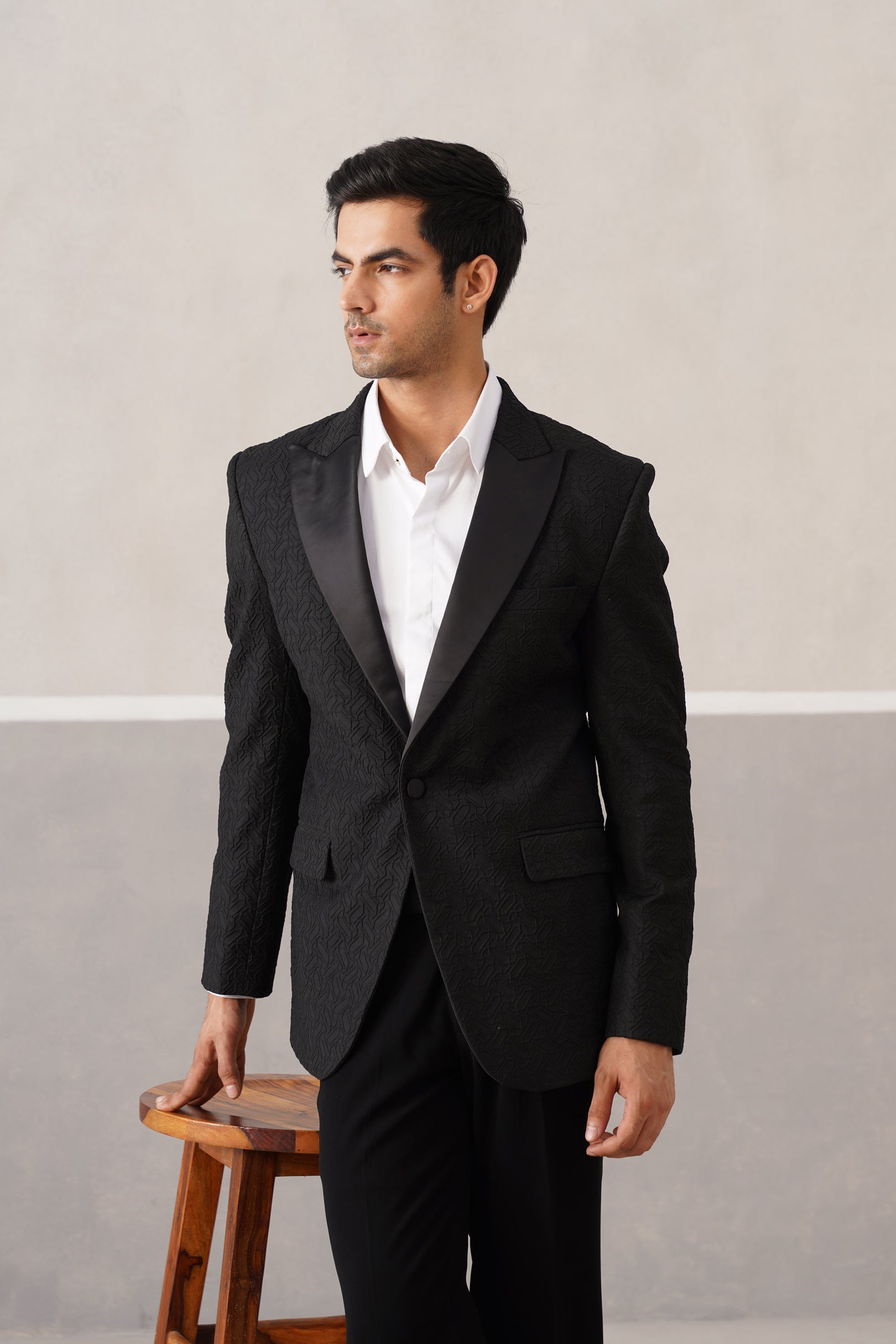 Sharp DN Tux