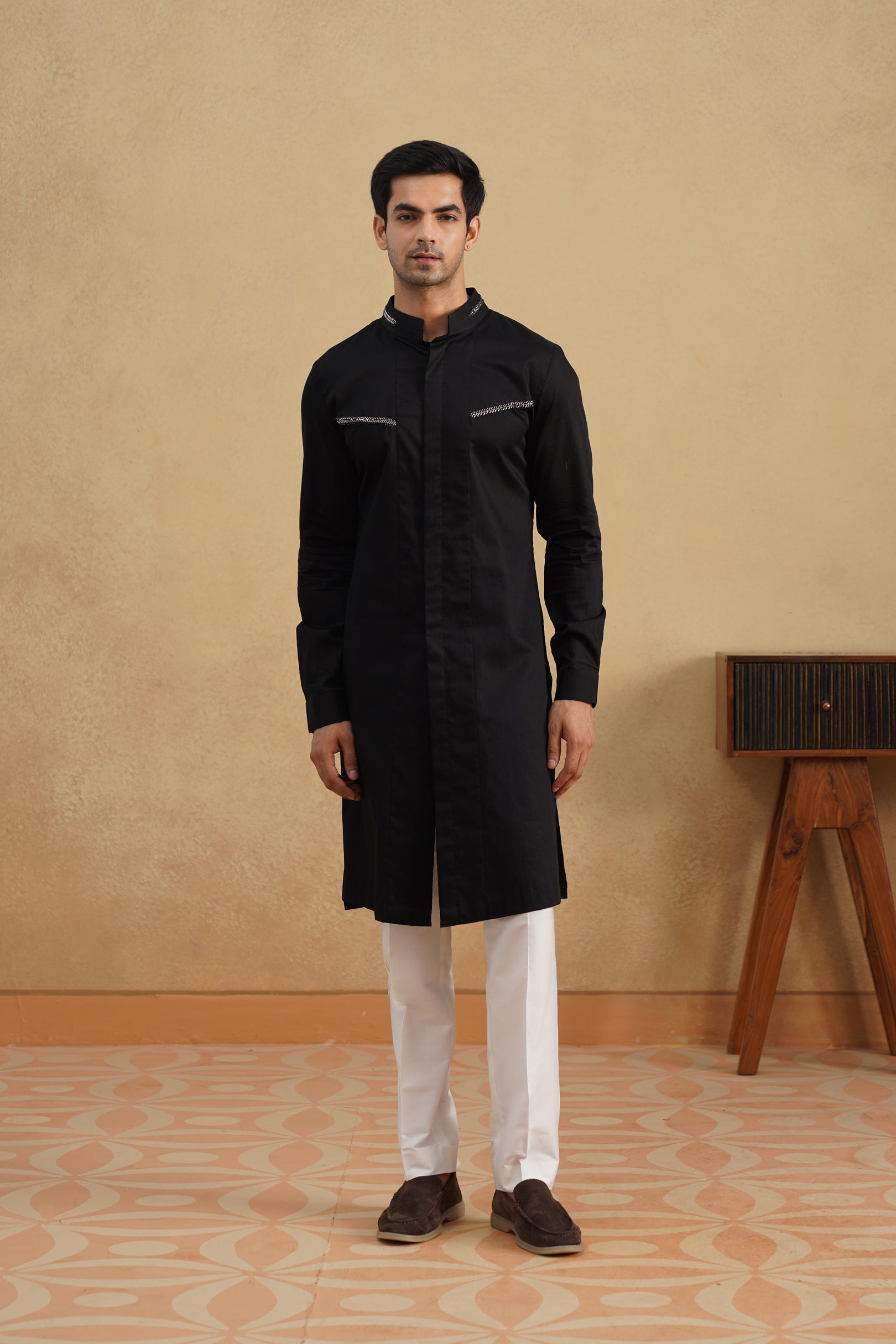 DUO BLK-EMB KURTA