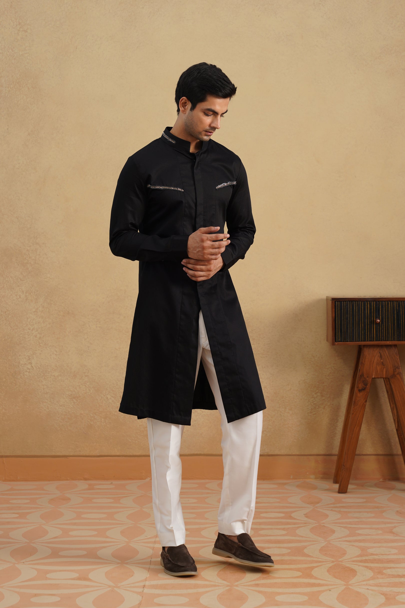 DUO BLK-EMB KURTA