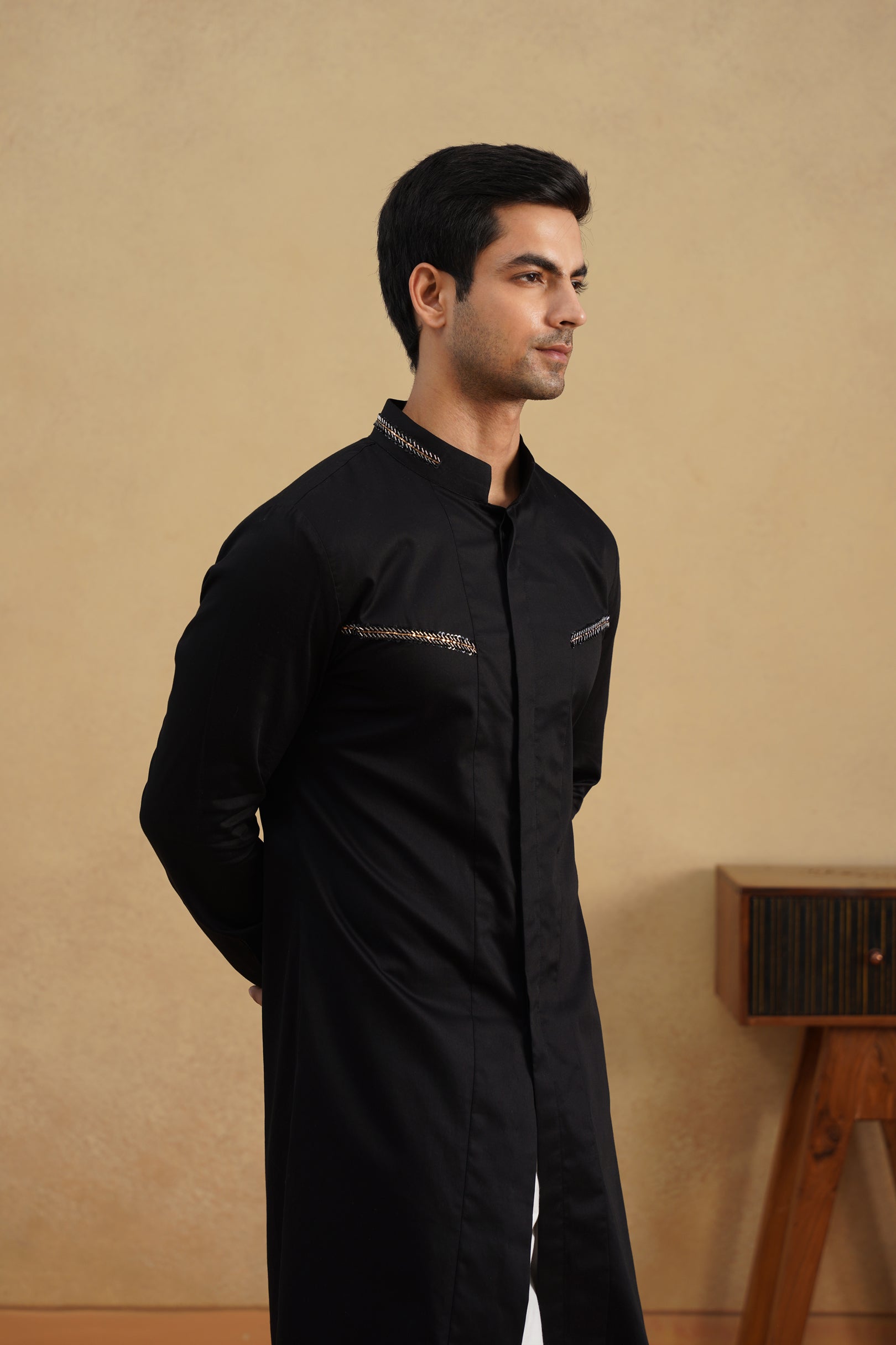 DUO BLK-EMB KURTA