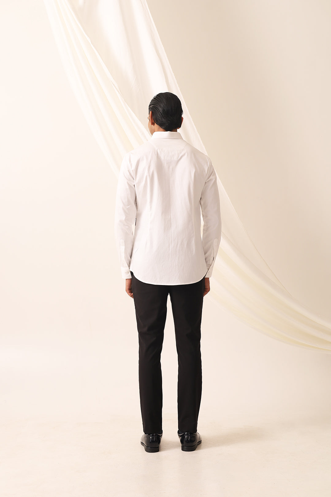 LEO EMB WHITE