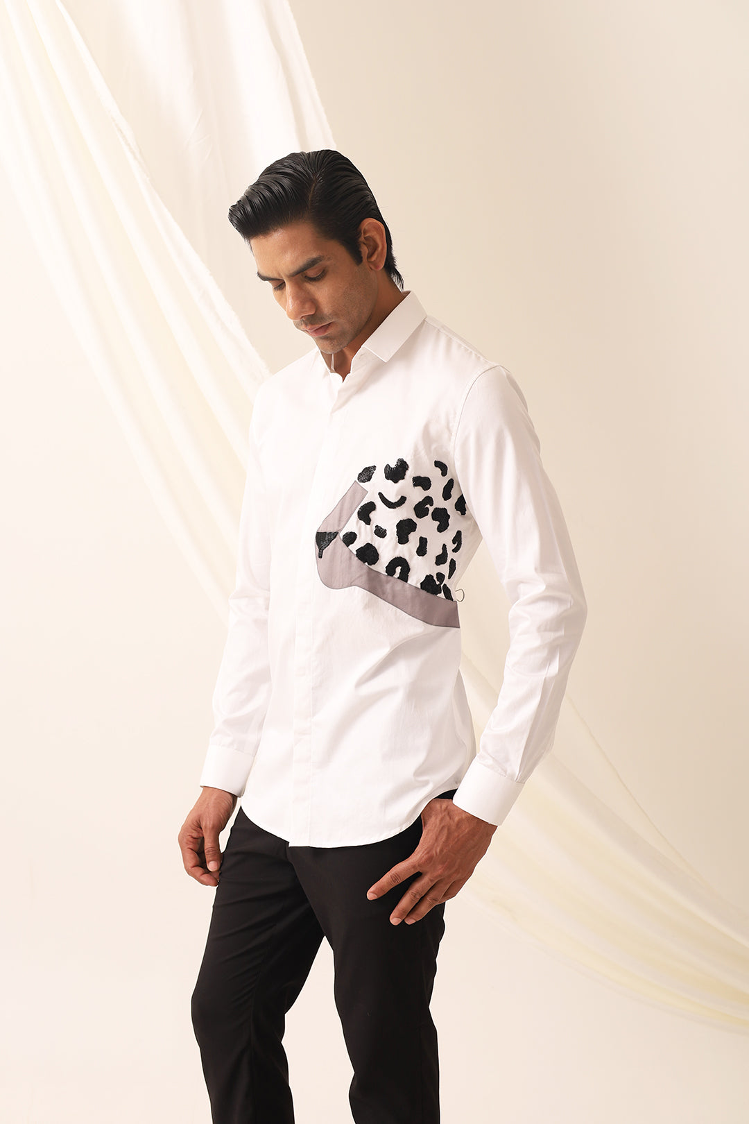 LEO EMB WHITE