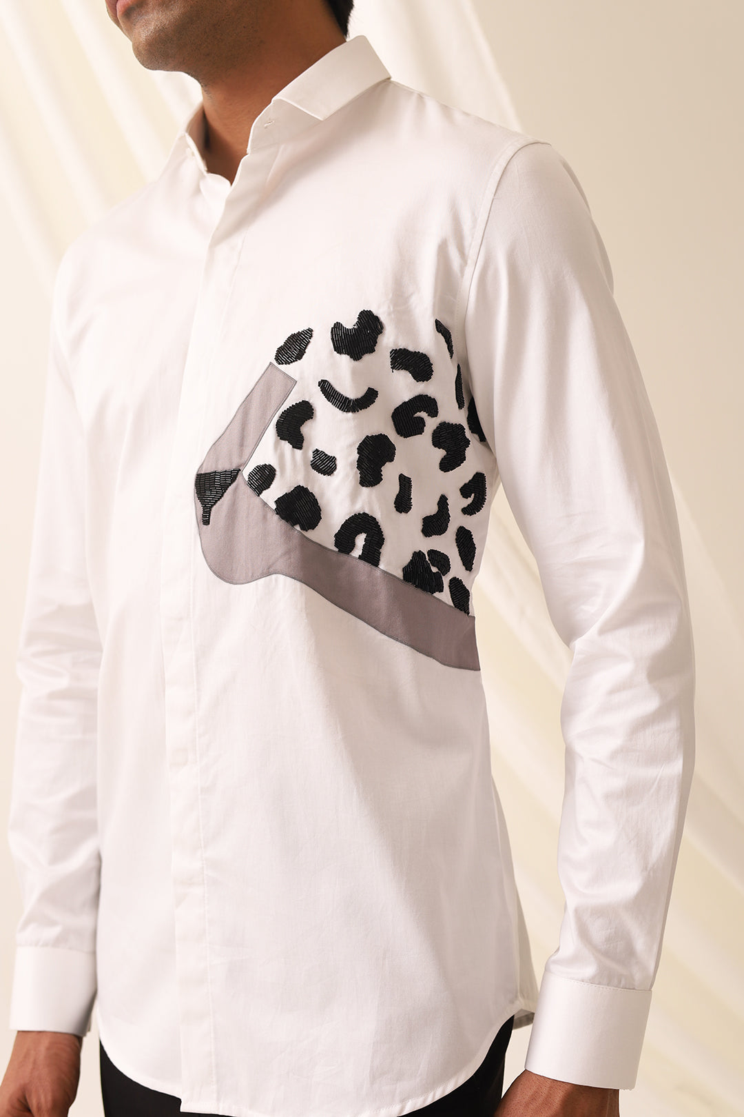 LEO EMB WHITE
