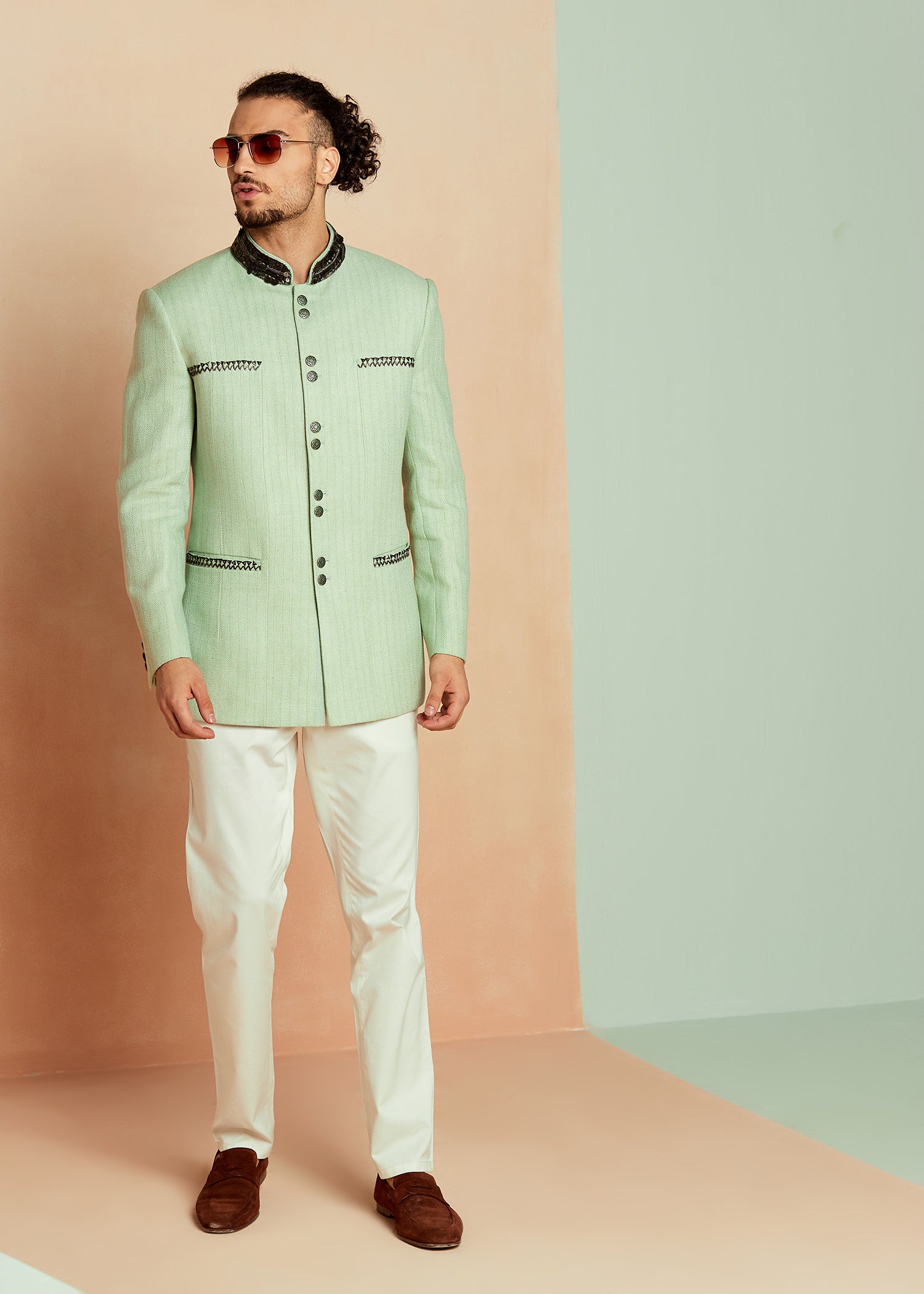 DOUBLE-BUTTON EMB BANDGALA