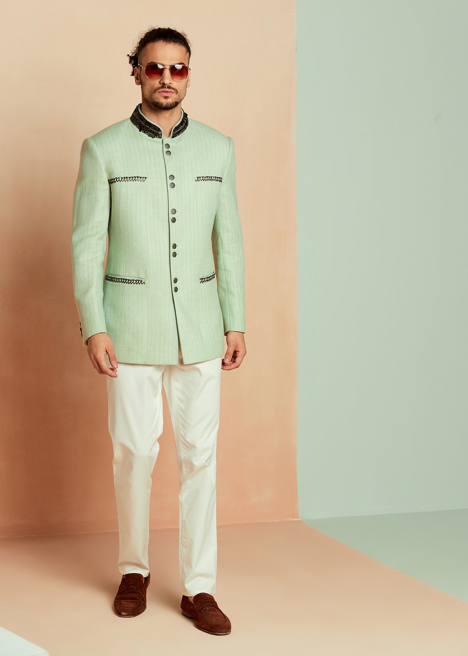 DOUBLE-BUTTON EMB BANDGALA