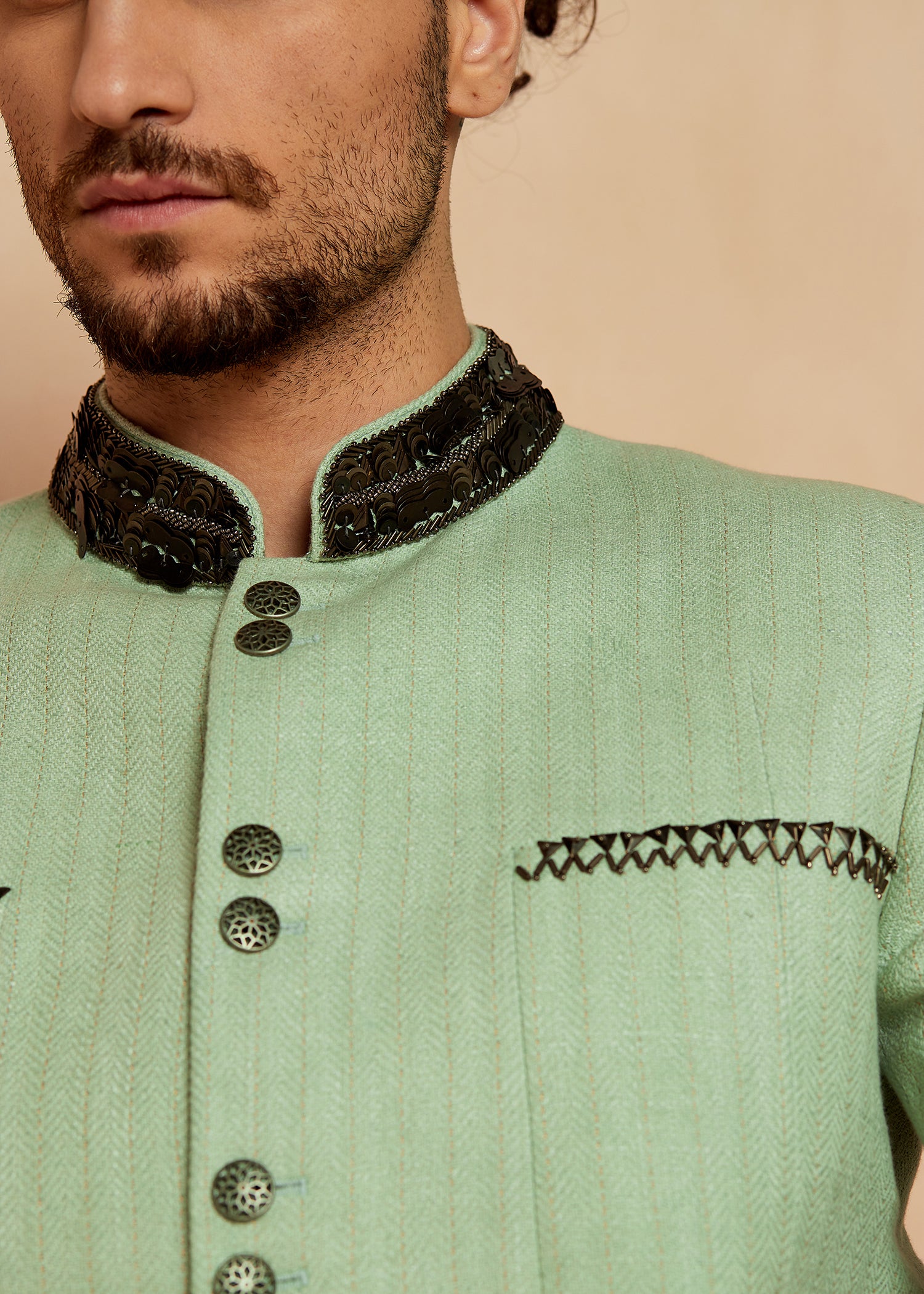 DOUBLE-BUTTON EMB BANDGALA