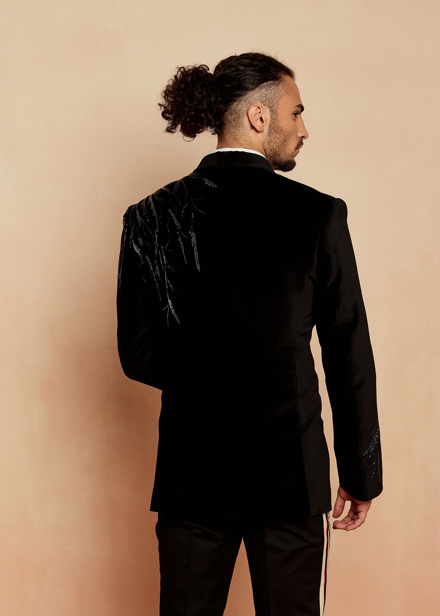 VELVET EMB TUXEDO JACKET