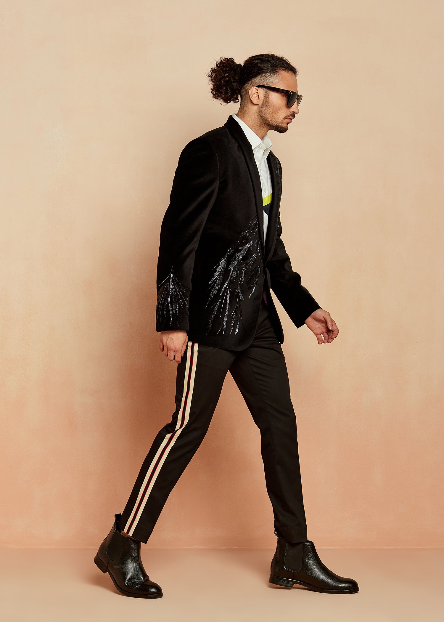 VELVET EMB TUXEDO JACKET