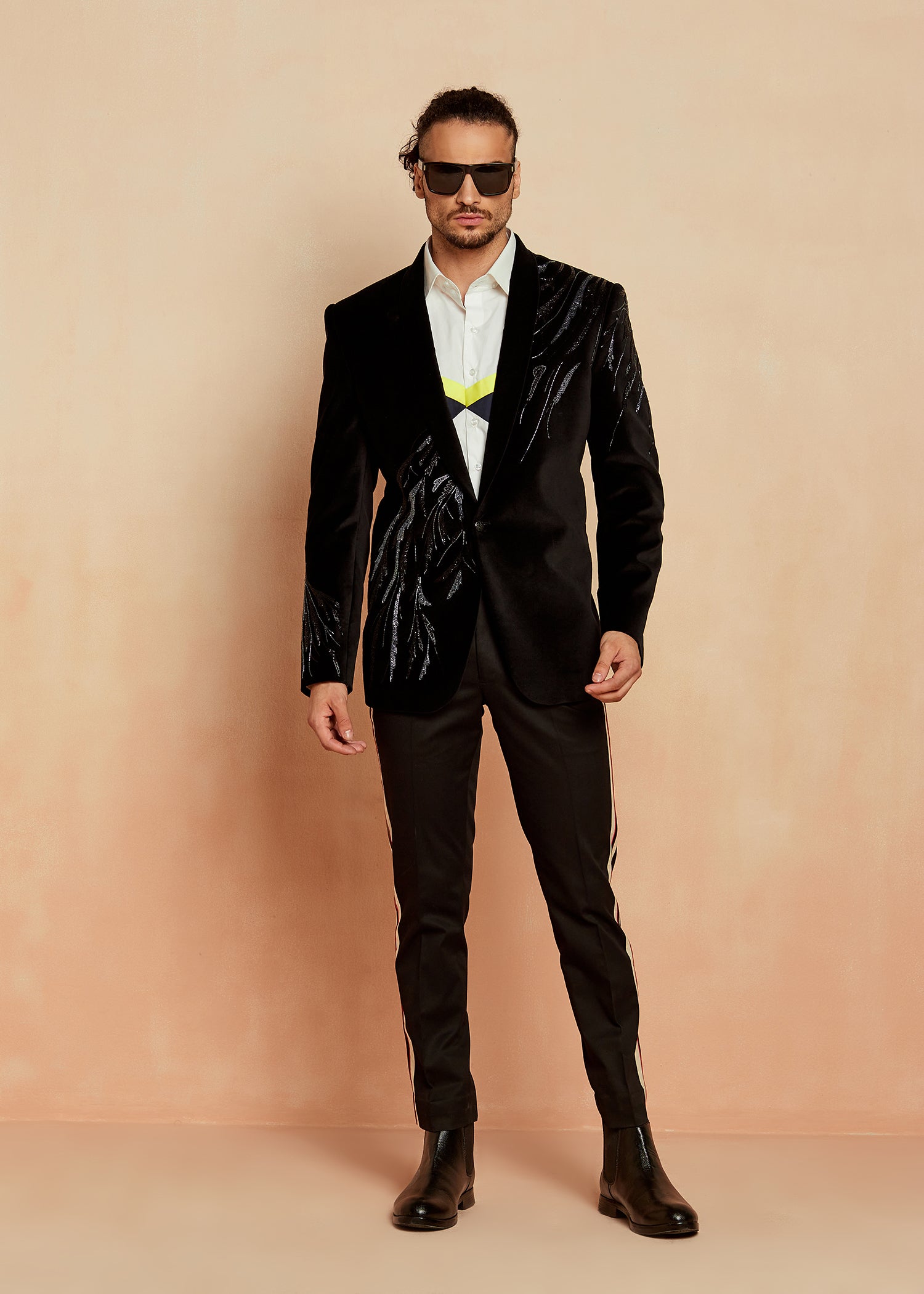 VELVET EMB TUXEDO JACKET