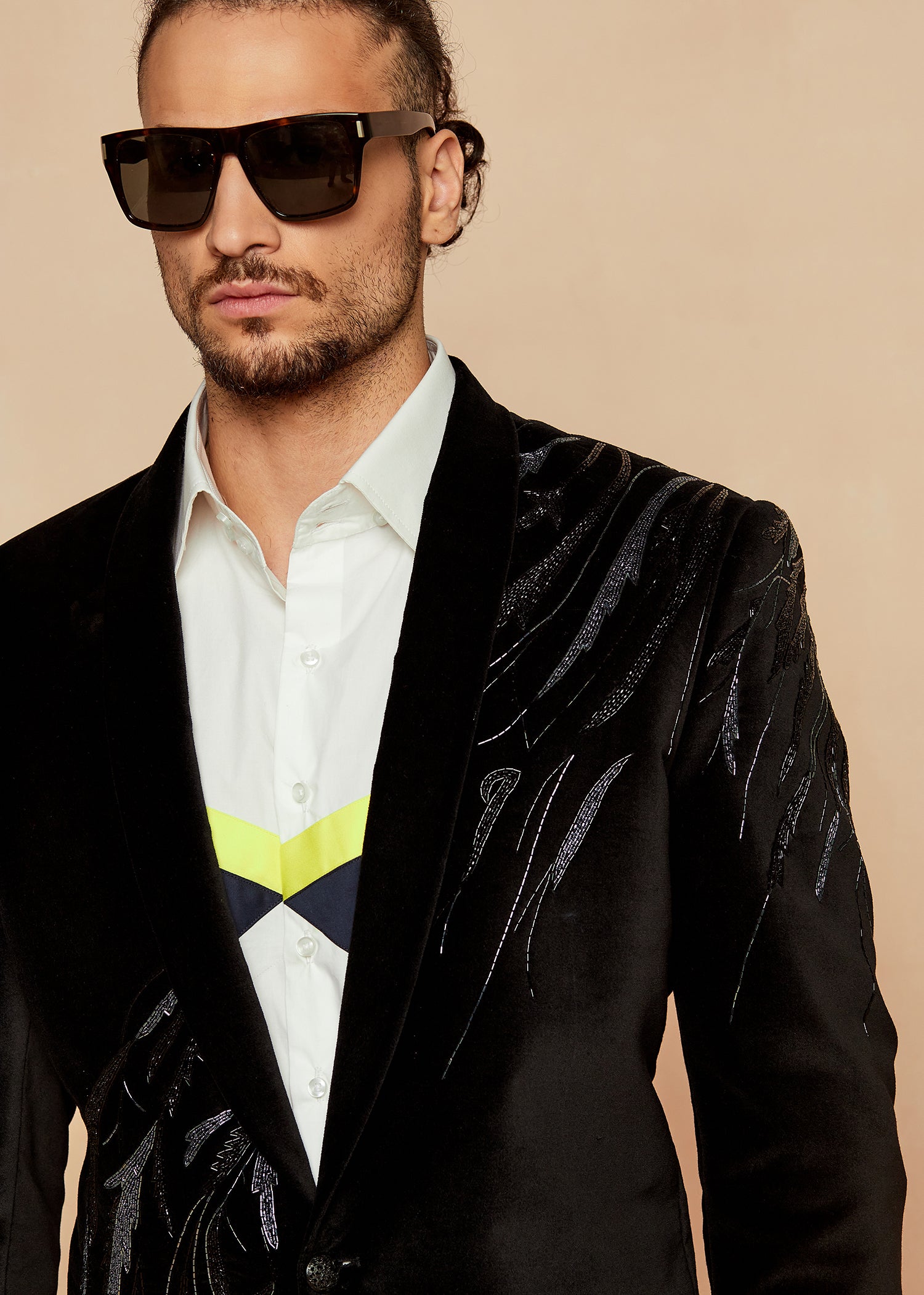 VELVET EMB TUXEDO JACKET