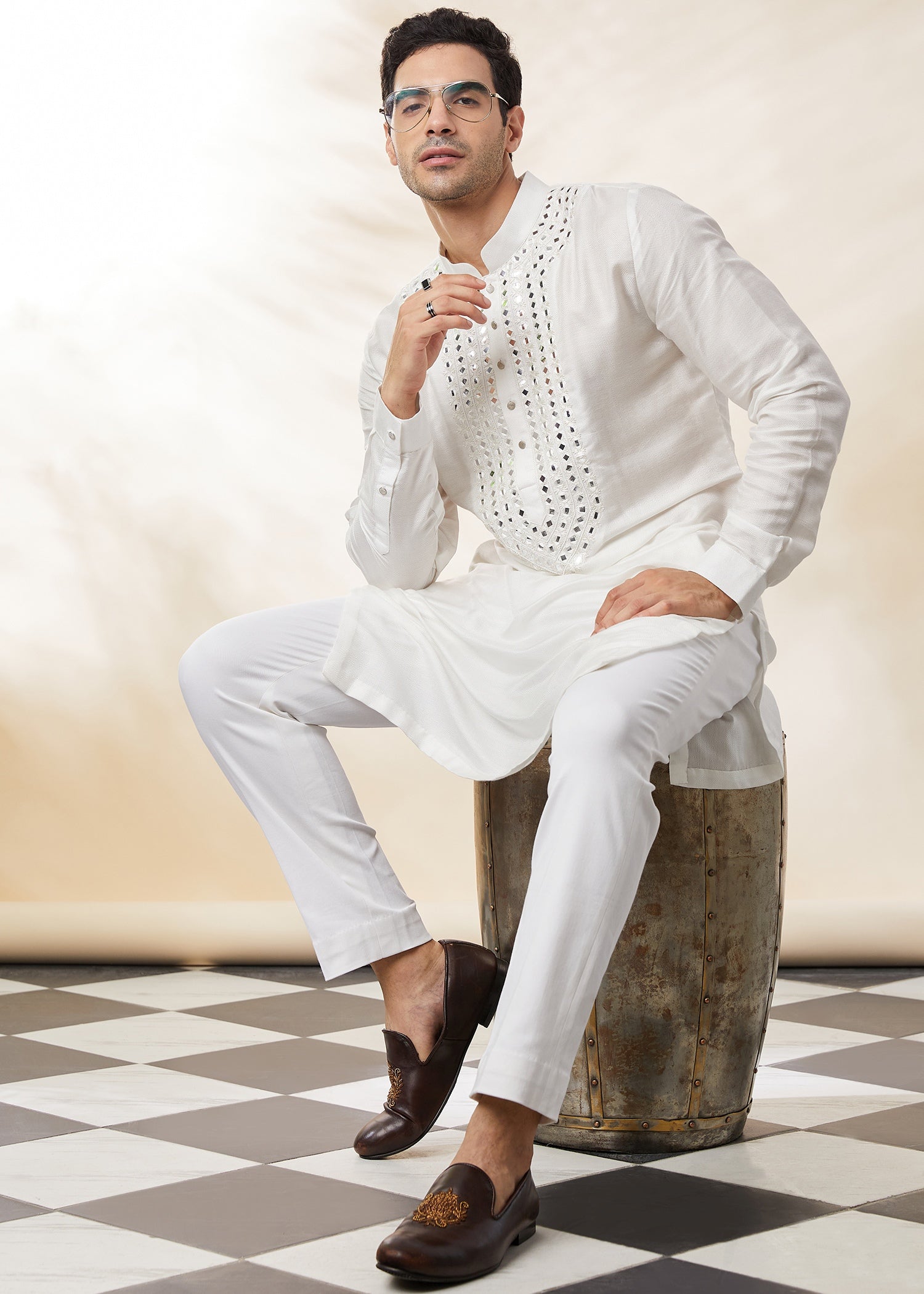 Ivory-white Embroidered Kurta