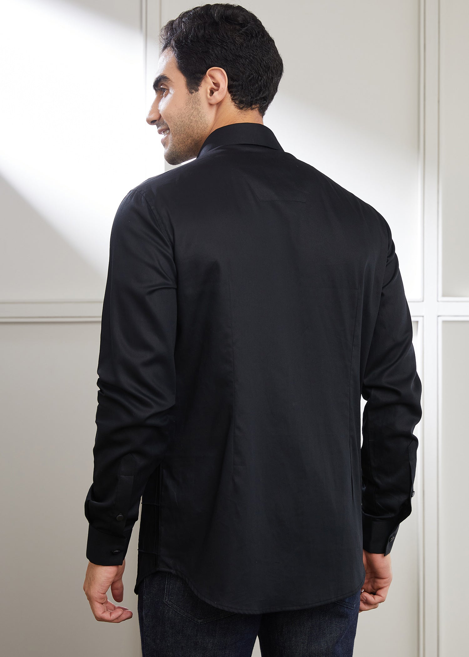 Square Black Crest