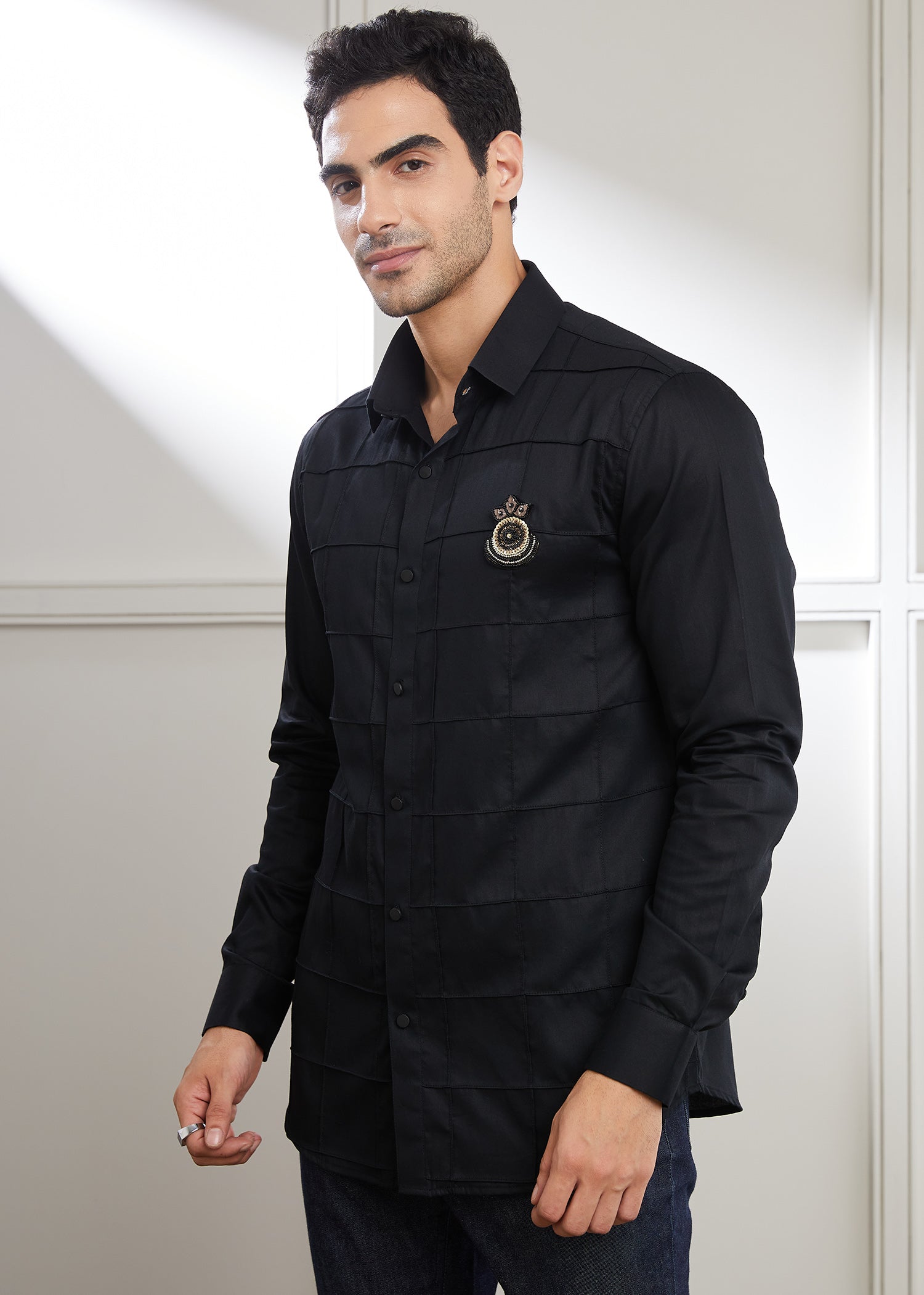 Square Black Crest