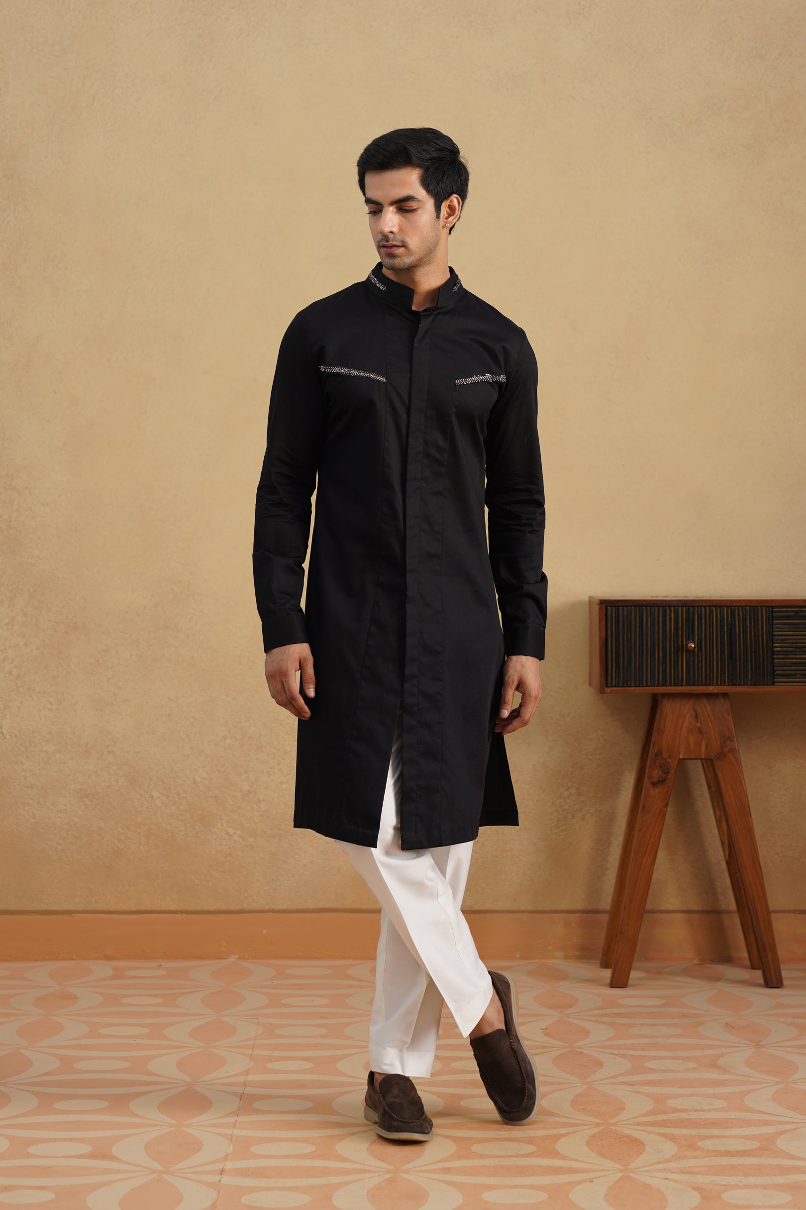 DUO BLK-EMB KURTA