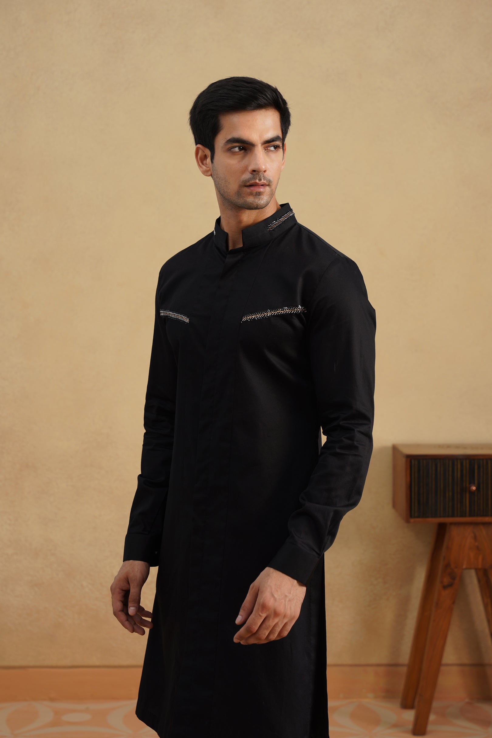 DUO BLK-EMB KURTA