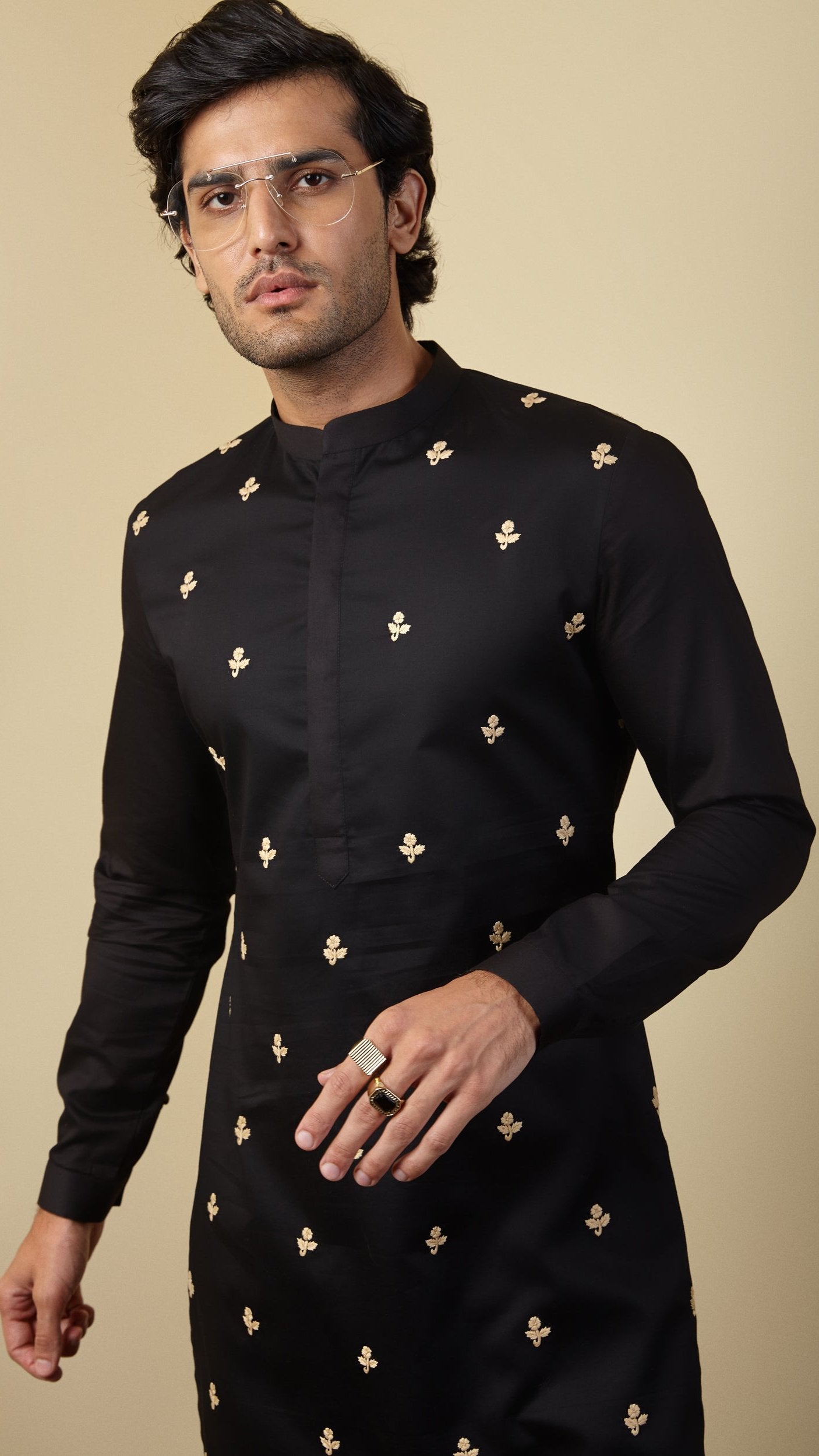 BLACK GLOW KURTA