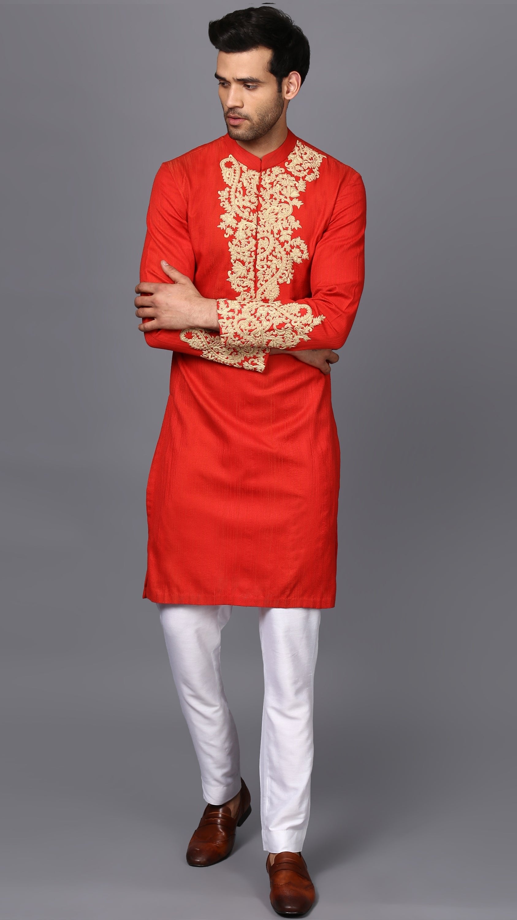 EMBRIODERED KURTA IN DEEP RED