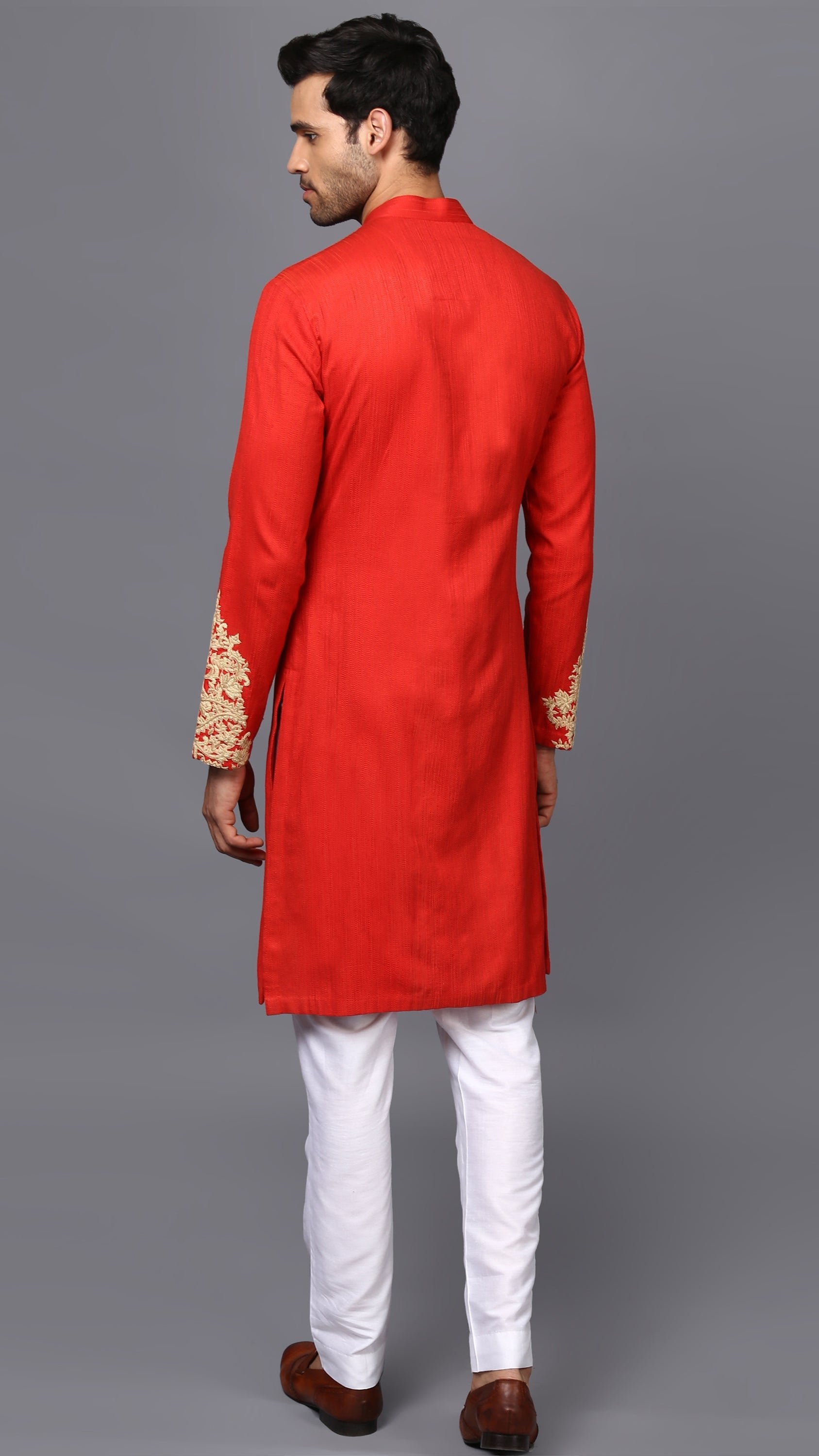 EMBRIODERED KURTA IN DEEP RED