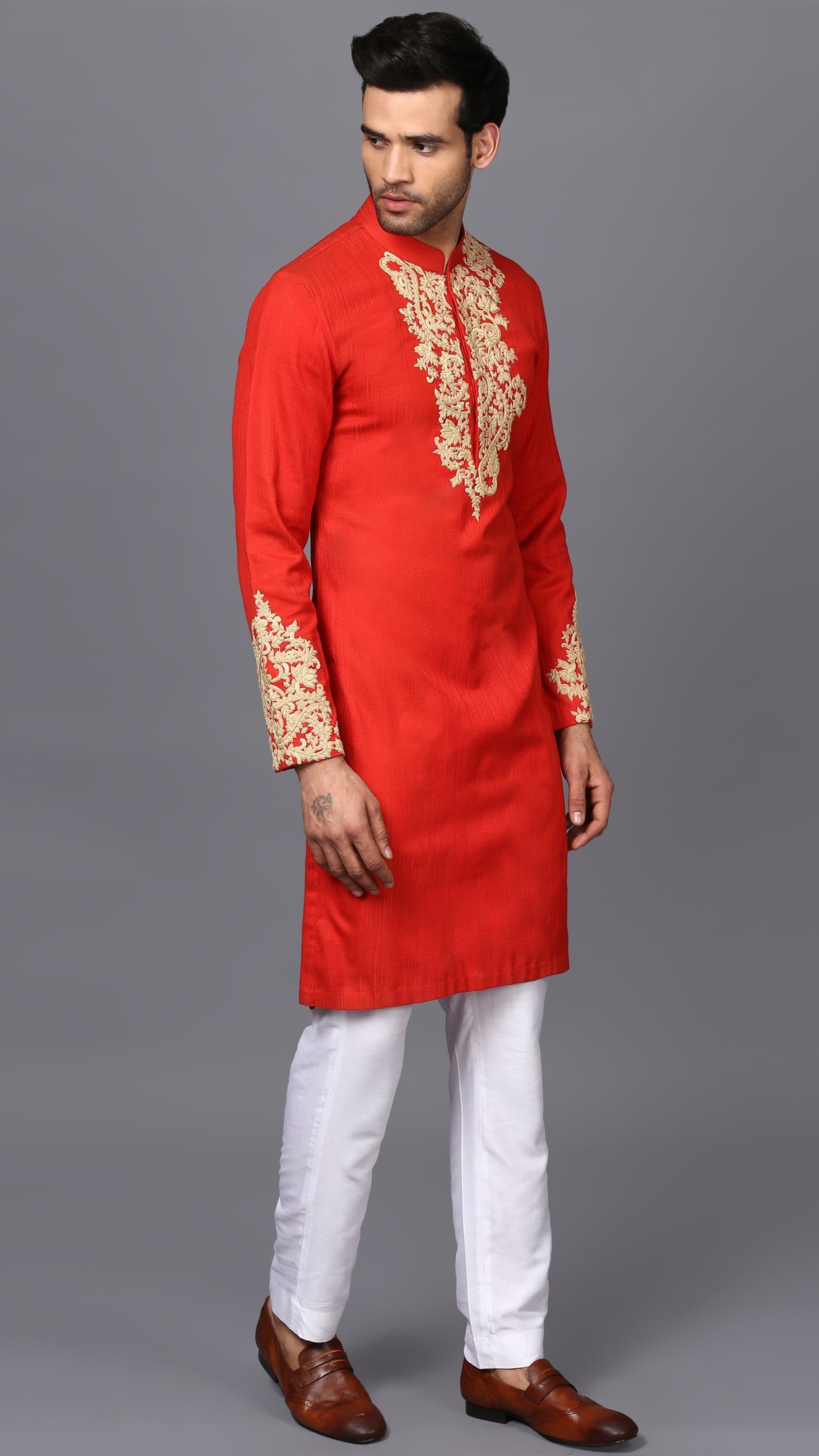 EMBRIODERED KURTA IN DEEP RED